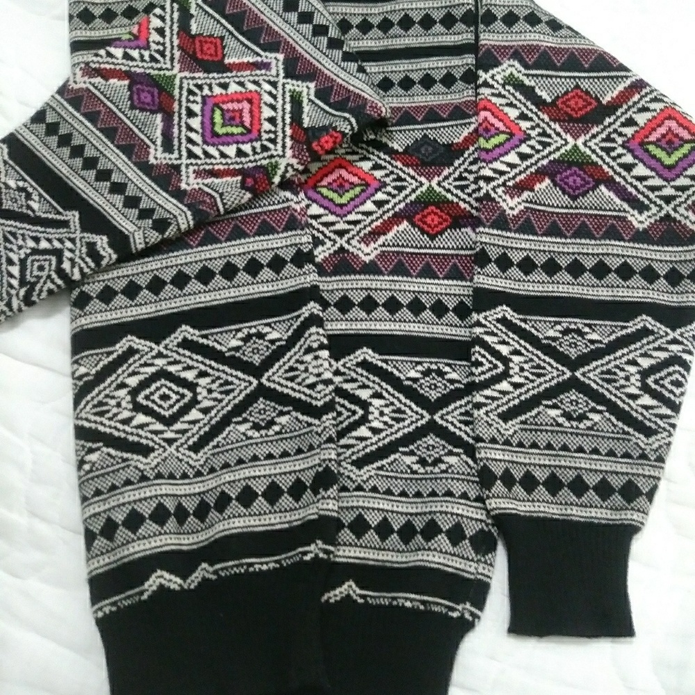 Sun Valley 100% Pure Virgin Wool Patten Sweater M